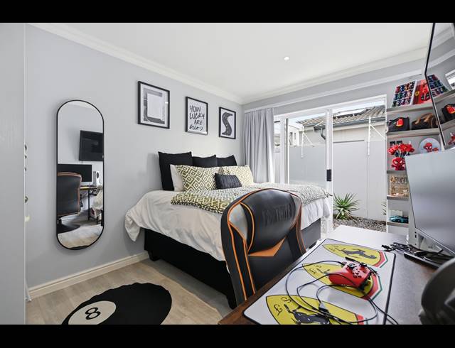 3 BEDROOM FREESTANDING FOR SALE IN SANDOWN